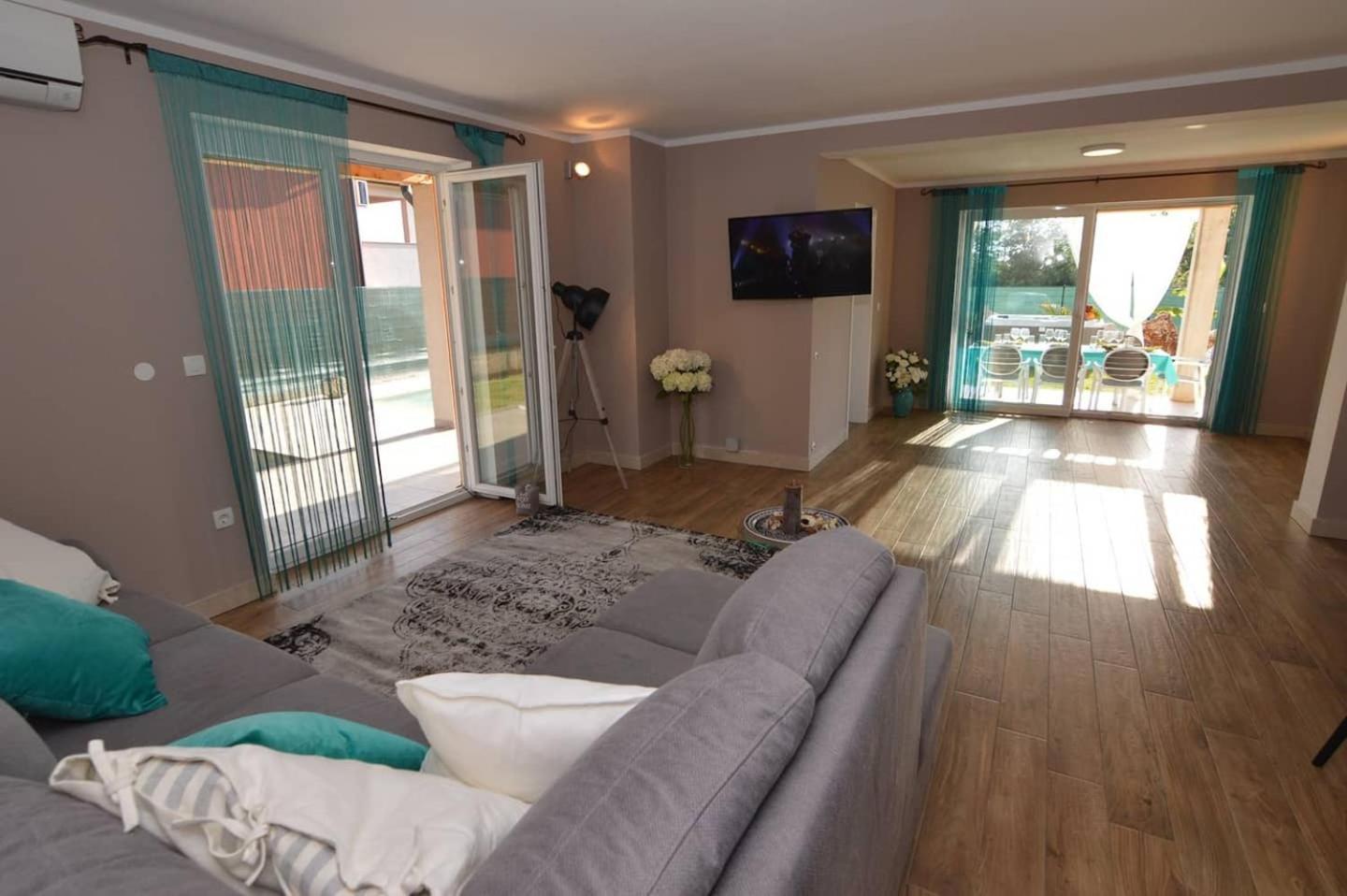 Villa Dana - 6min Drive To The - Pool - Whirpool *